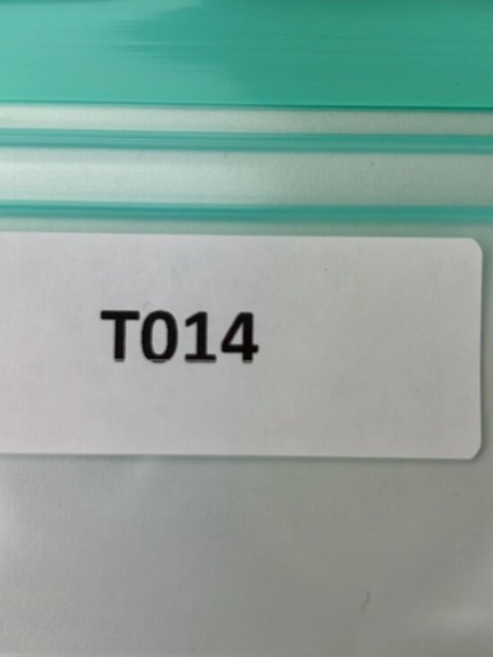 𝅺Ermenegildo Zegna Red & Black Geometric 100% Silk Tie - Picture 8 of 8